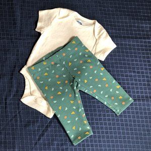 Bundle of 1 OLD NAVY bodysuit (3-6mo) & 1 OPEN EDIT pants (6 mo)